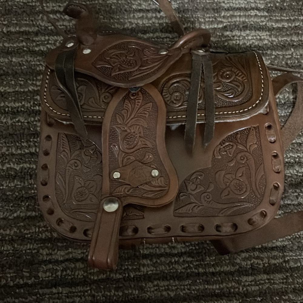 Mini saddle leather bag